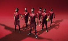 开云体育入口-年轻的闪电与沉默的复仇，当爱德华兹怒吼时，湖人听见了远方的回音