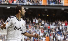 开云体育-摩纳哥的雨，雷诺的棋，塞恩斯如何用一场不可能的逆转写下唯一传奇