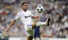 开云平台-里程碑夜，一记三分锁死新疆，贝恩的2000分用防守铸就