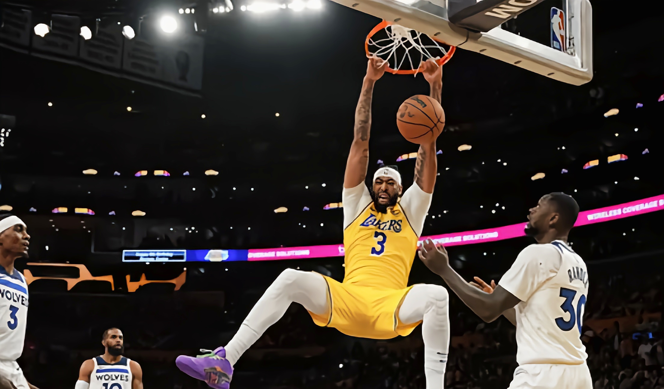 NBA新季揭幕赛鸣锣开启，球迷热情高涨的简单介绍