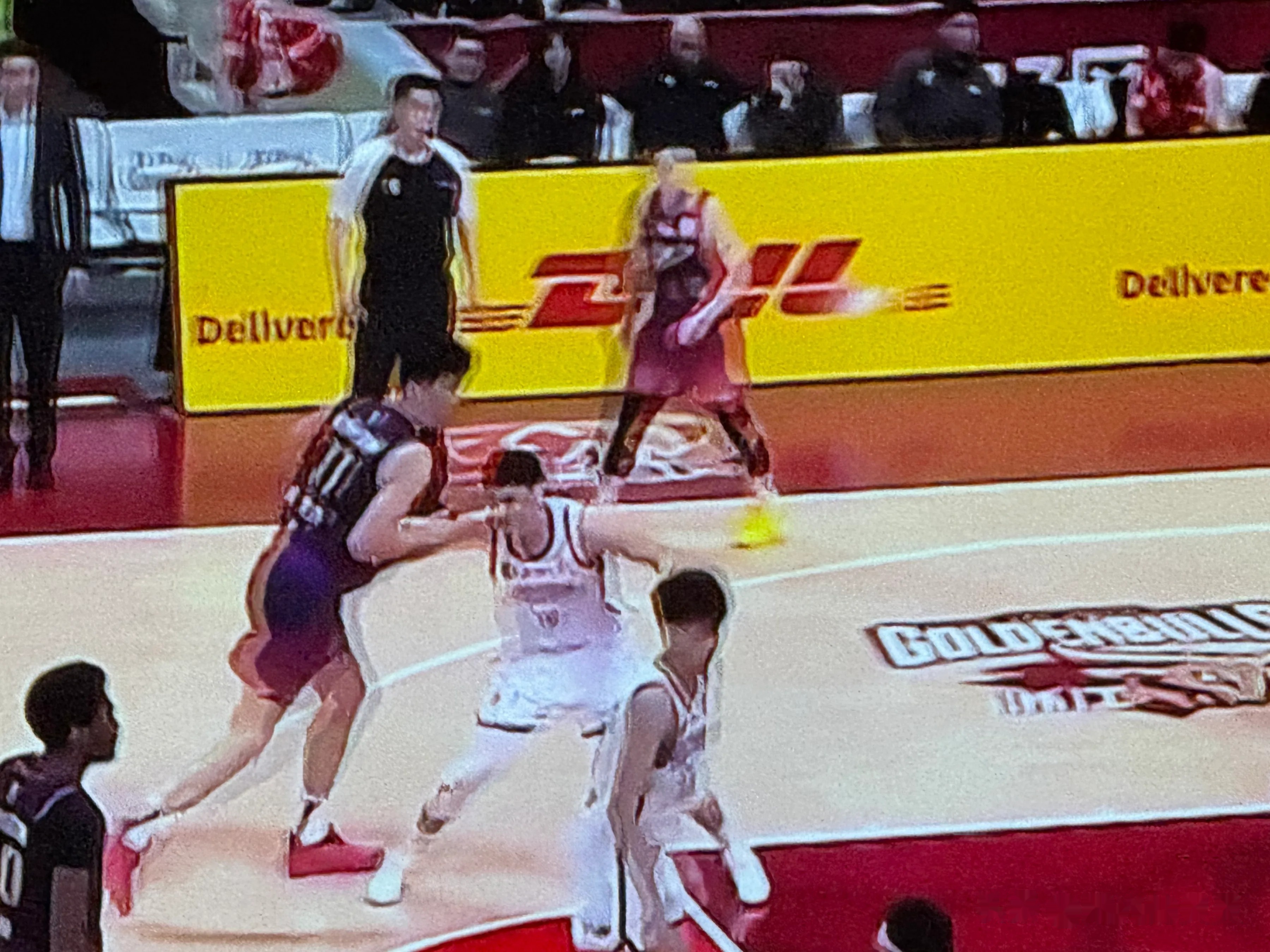 甘肃男篮全力以赴，争夺东部前八席位