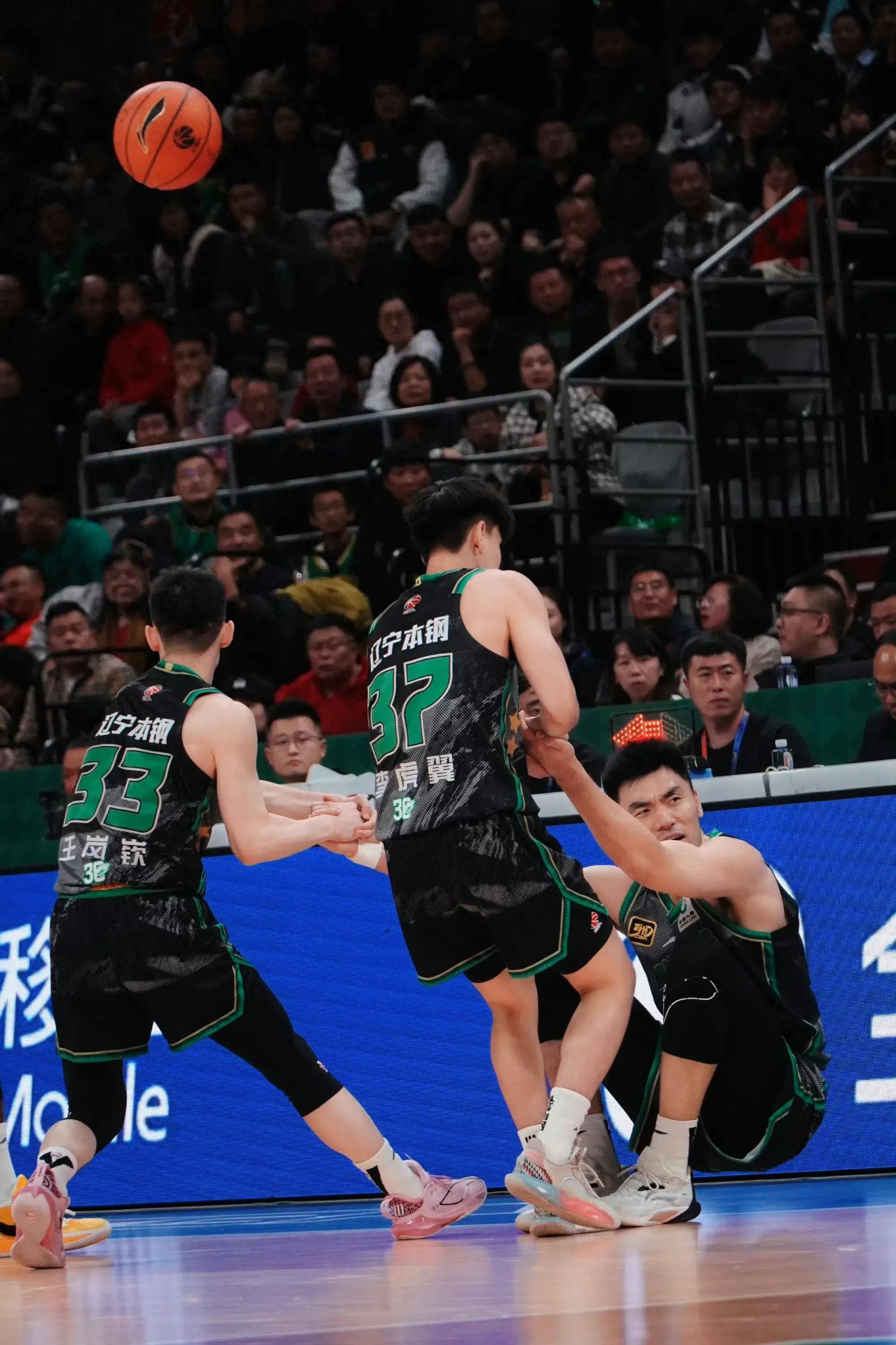 内蒙古男篮逆转辽宁队，豪取五连胜！