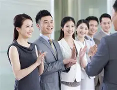 法兰克福团结一心，凝聚力量争取成功