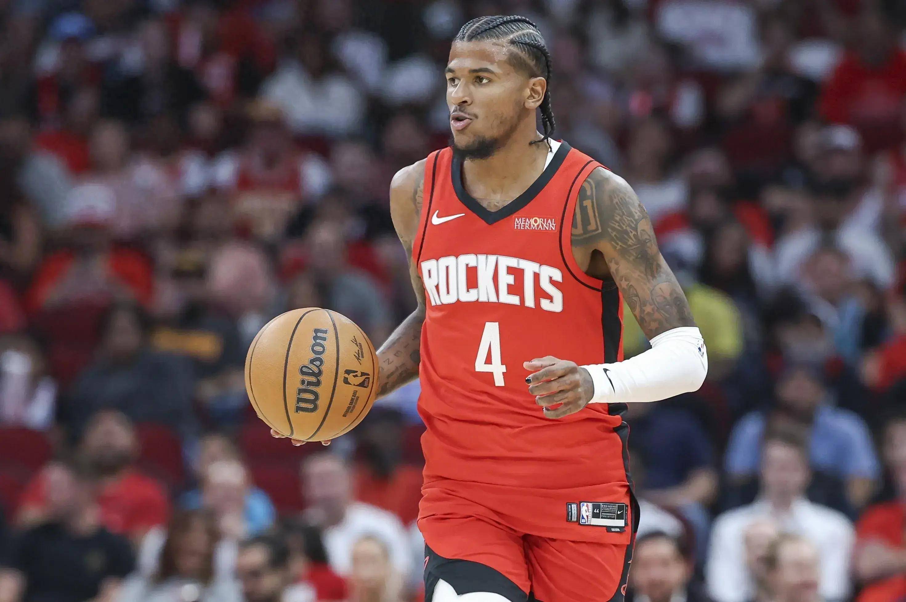 火箭大胜马刺,继续保持连胜 火箭大胜马刺,继续保持连胜