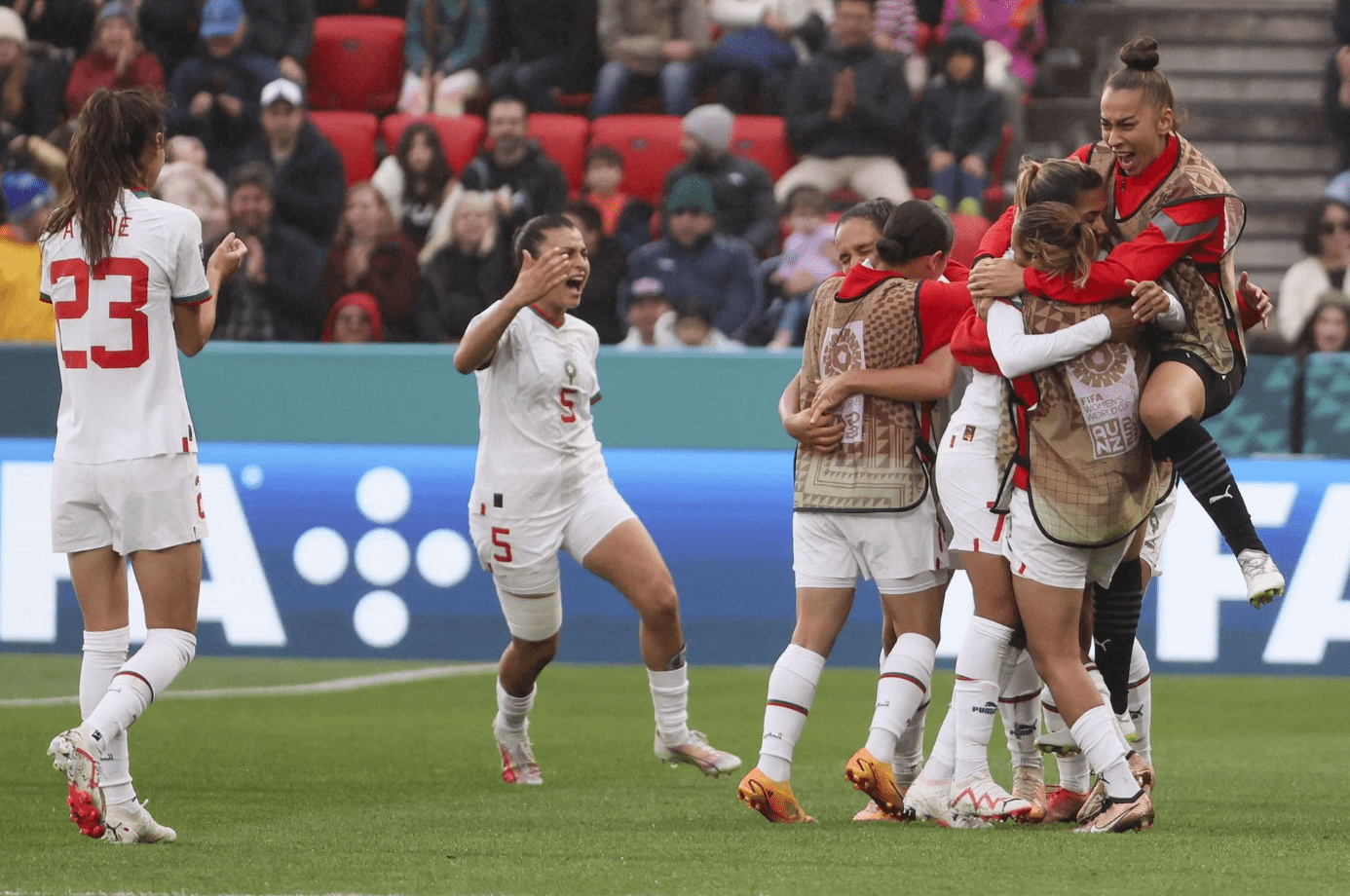 美洲女足大赛拉开序幕，哥伦比亚队首战告捷