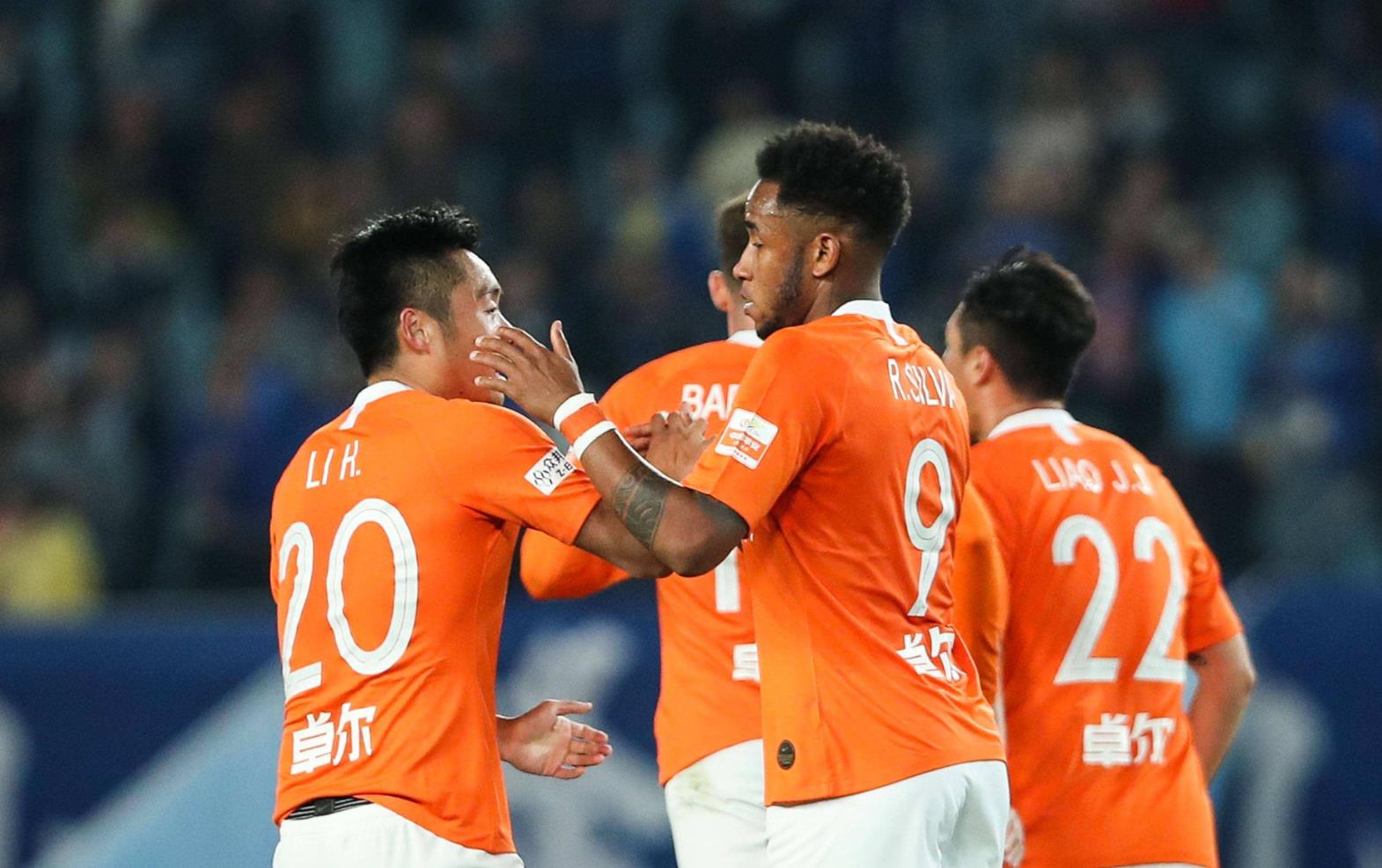 卓尔被申花击败，寻找突破需集中实力改进