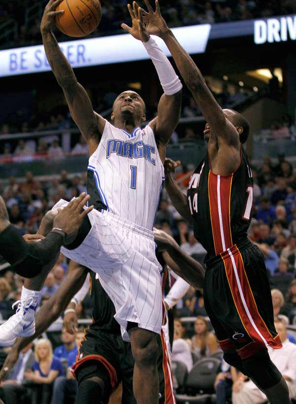 魔术横扫火箭，布伦森点燃赛场